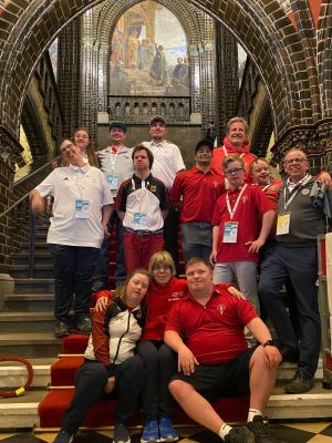 Die Golfgruppe auf der historischen Treppe des Lübecker Rathauses